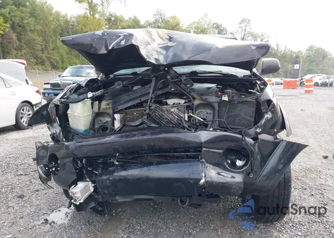 2005 Toyota Tacoma Prerunner V6 z USA, uszkodzony, nr VIN 3TMJU62N65M005888